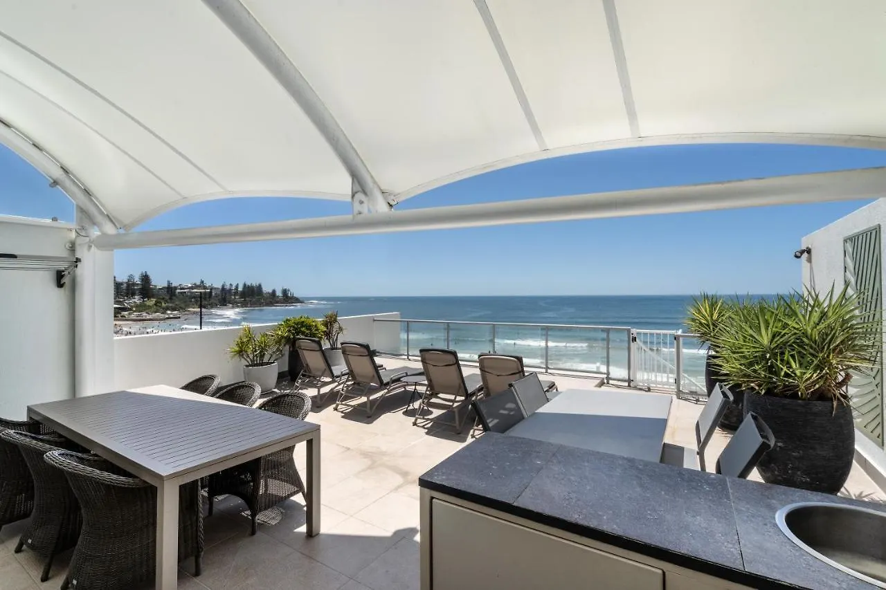 ****  Rolling Surf Resort Caloundra Australia