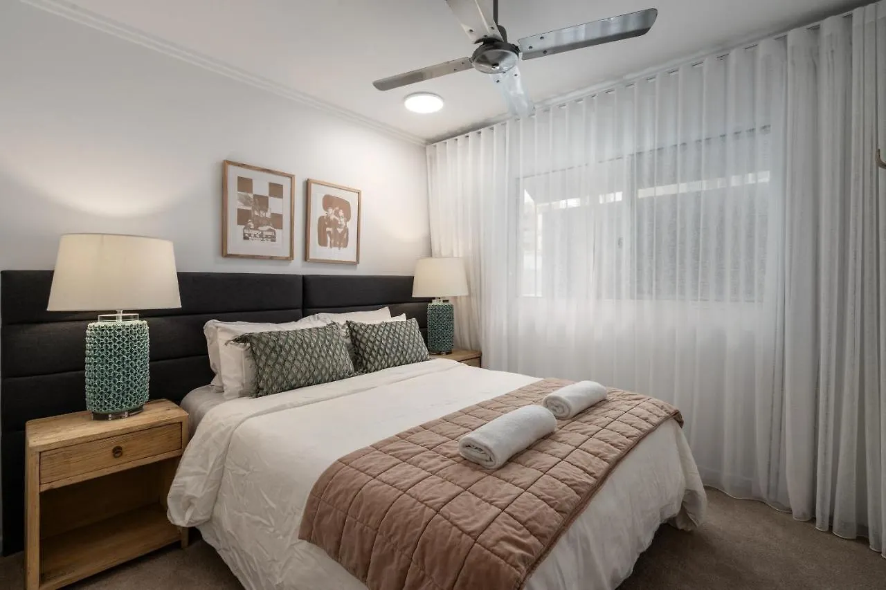 Rolling Surf Resort Caloundra