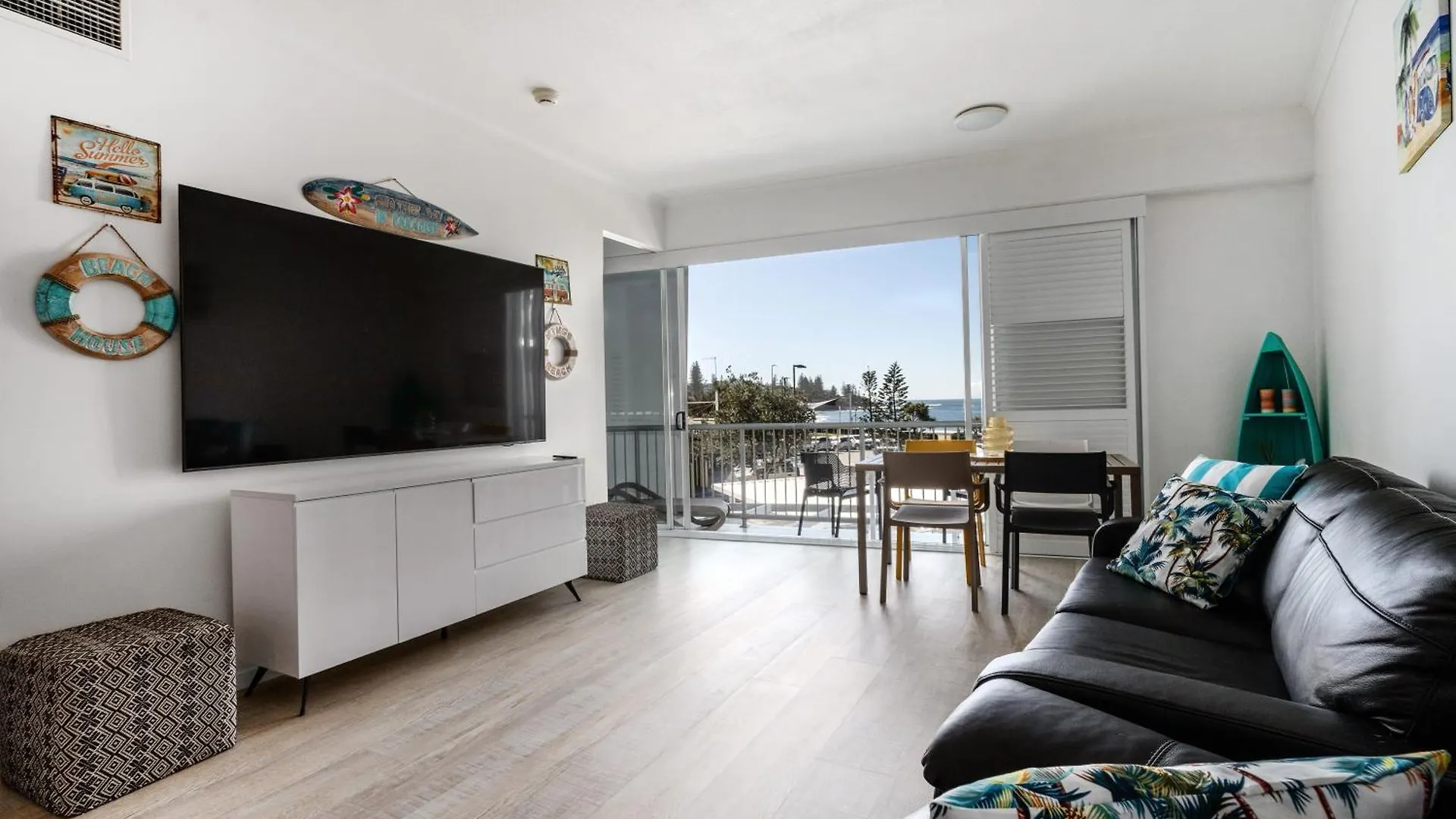 Rolling Surf Resort Caloundra Australia