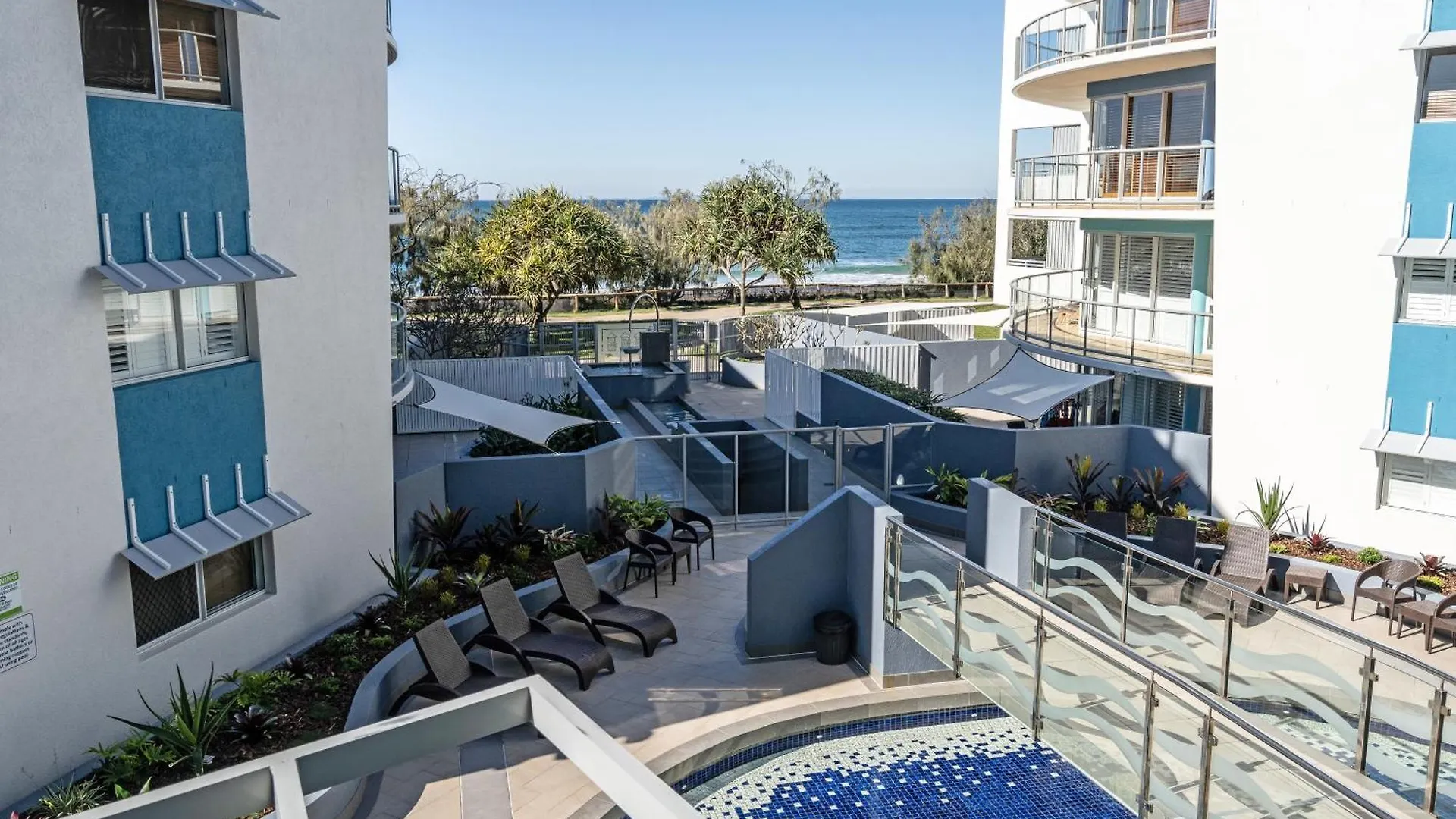 Rolling Surf Resort Caloundra