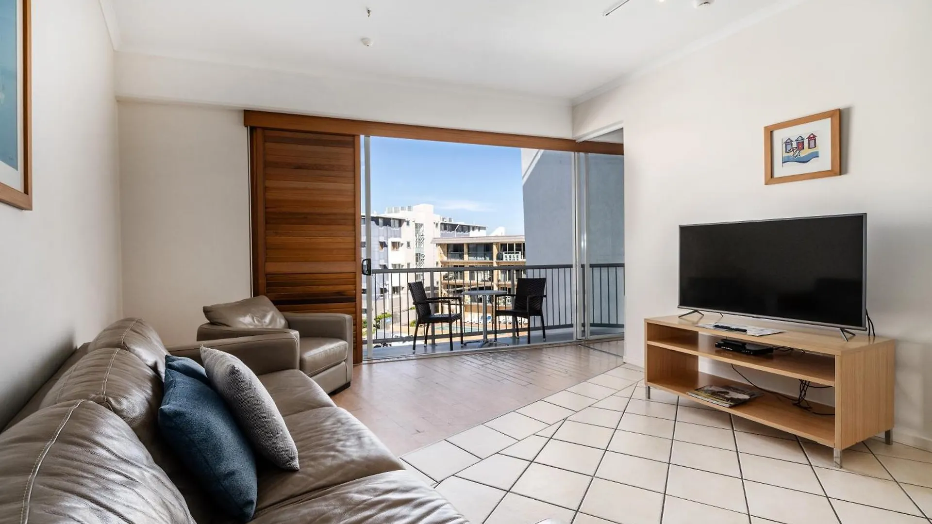 Rolling Surf Resort Caloundra
