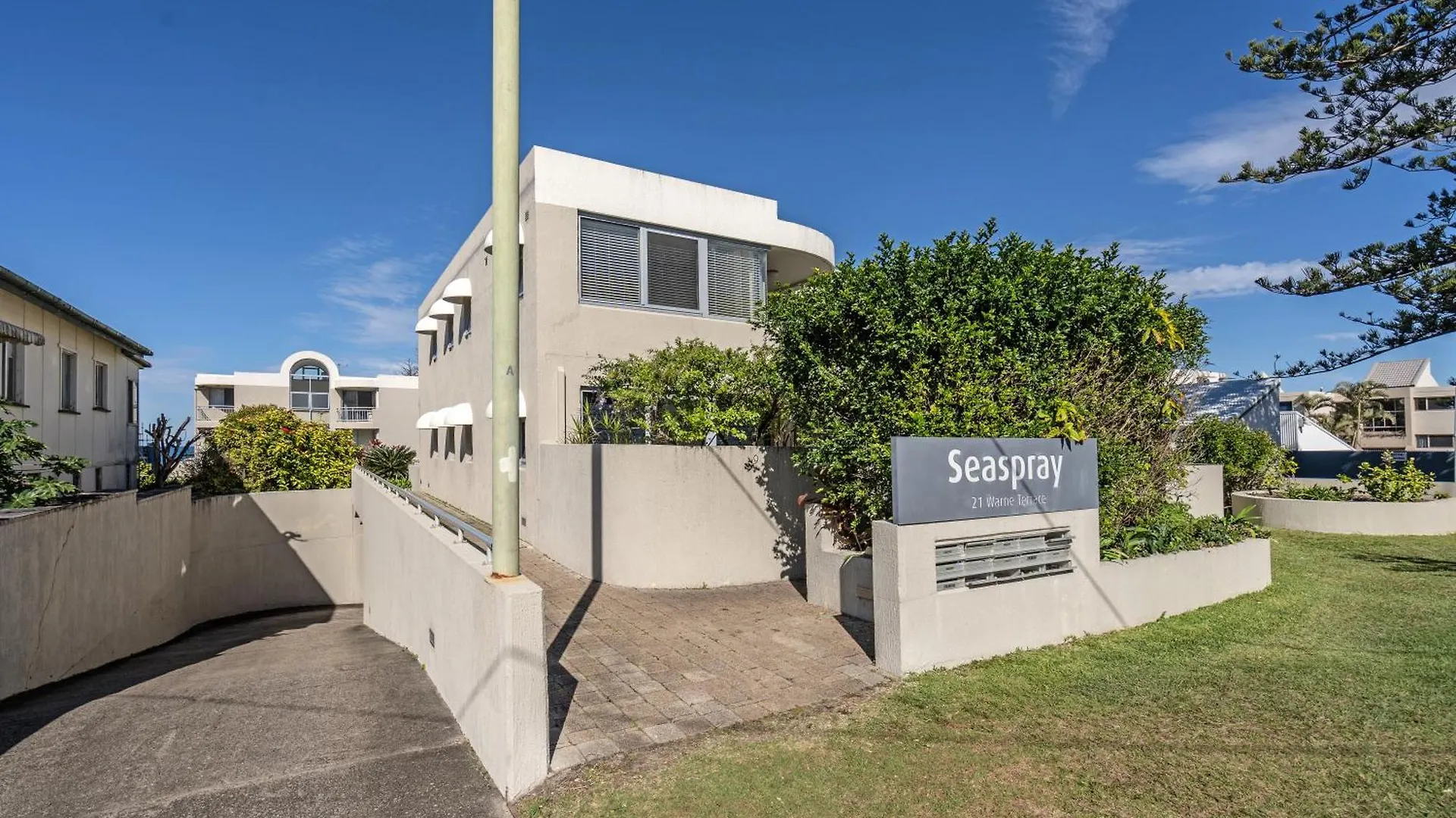 Rolling Surf Resort Caloundra