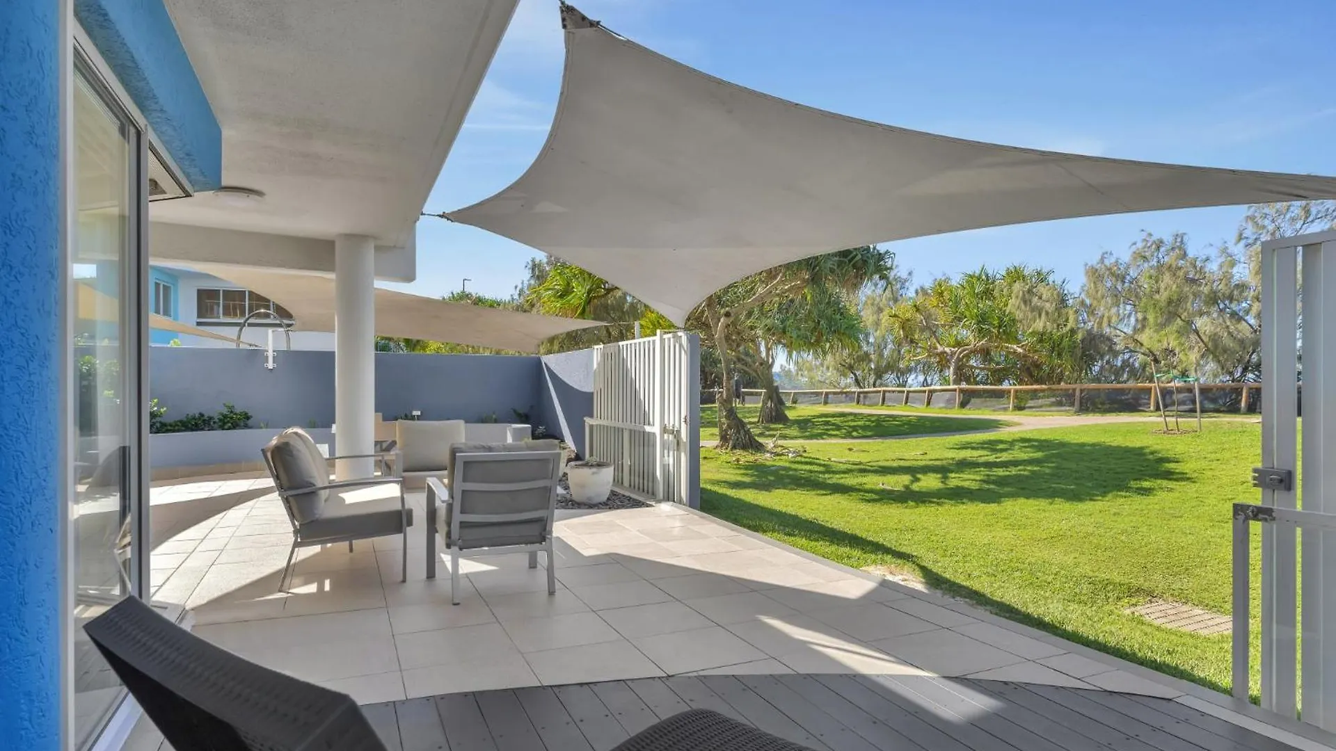 Rolling Surf Resort Caloundra 4*,  Australia