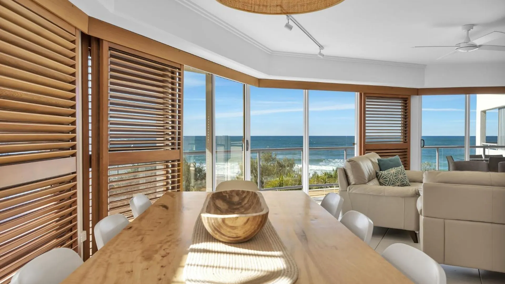 Rolling Surf Resort Caloundra