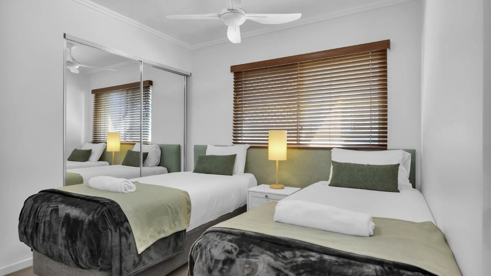 Rolling Surf Resort Caloundra Australia