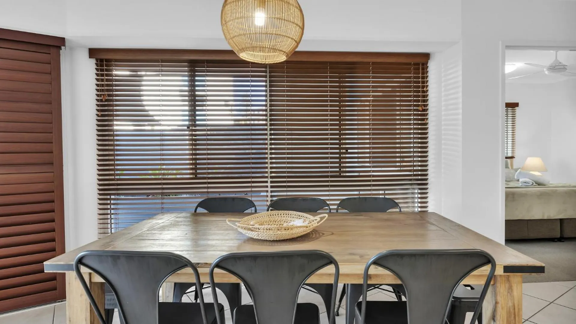 Rolling Surf Resort Caloundra