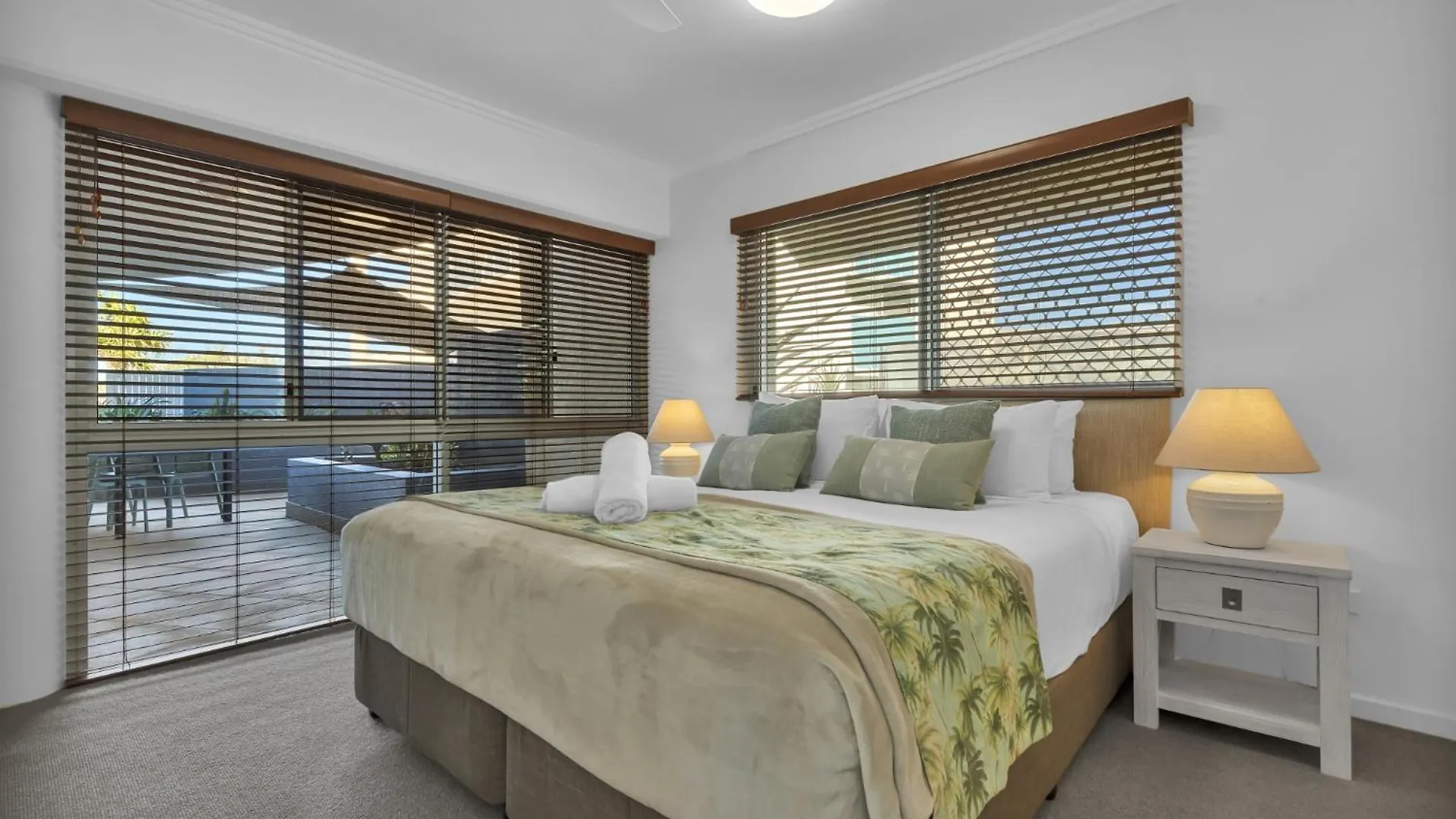 Rolling Surf Resort Caloundra