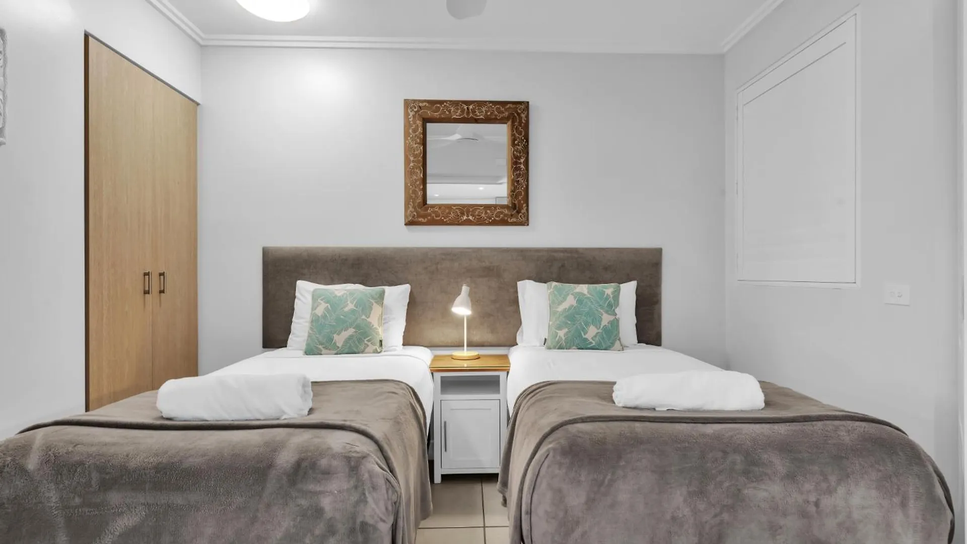 Rolling Surf Resort Caloundra 4*,  Australia