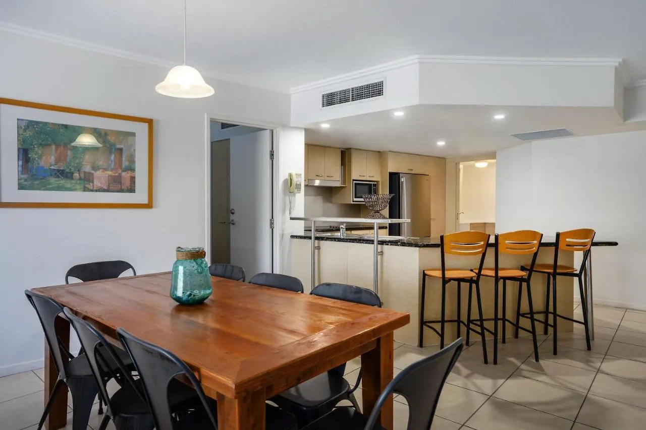 Rolling Surf Resort Caloundra