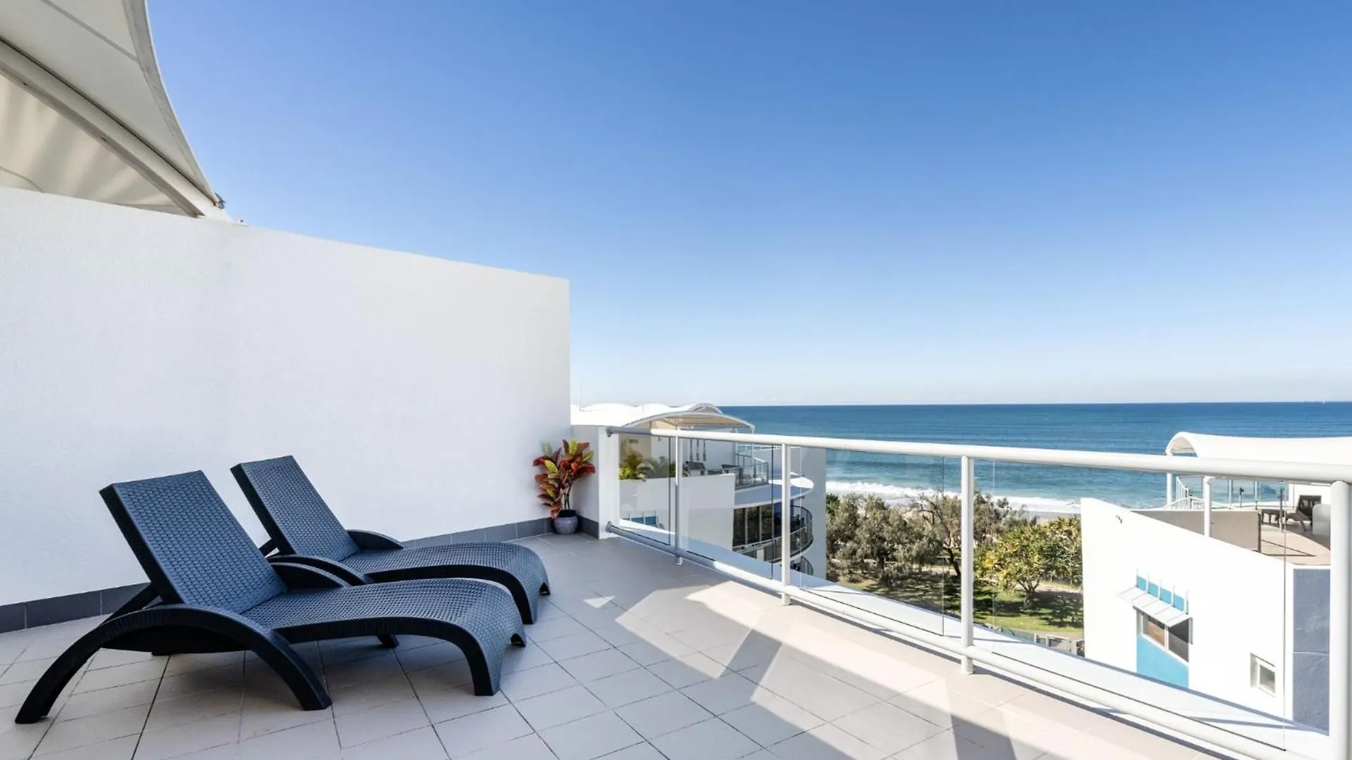 Rolling Surf Resort Caloundra